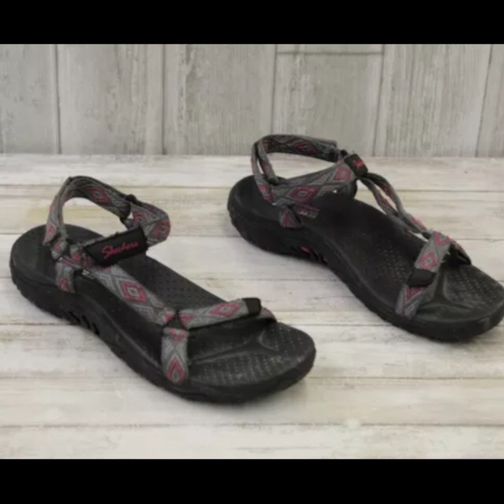 Skechers Reggae Sandals size 9